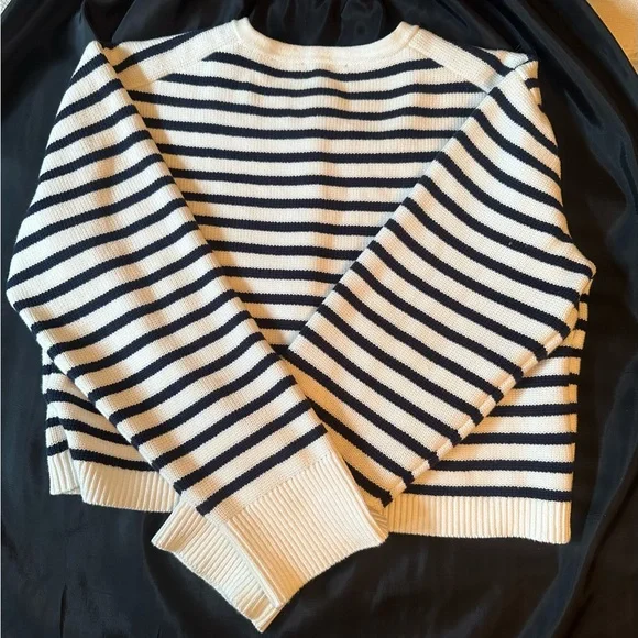 NWOT J.Crew Relaxed Emilie Sweater Lady Jacket Size Medium - Picture 4 of 12